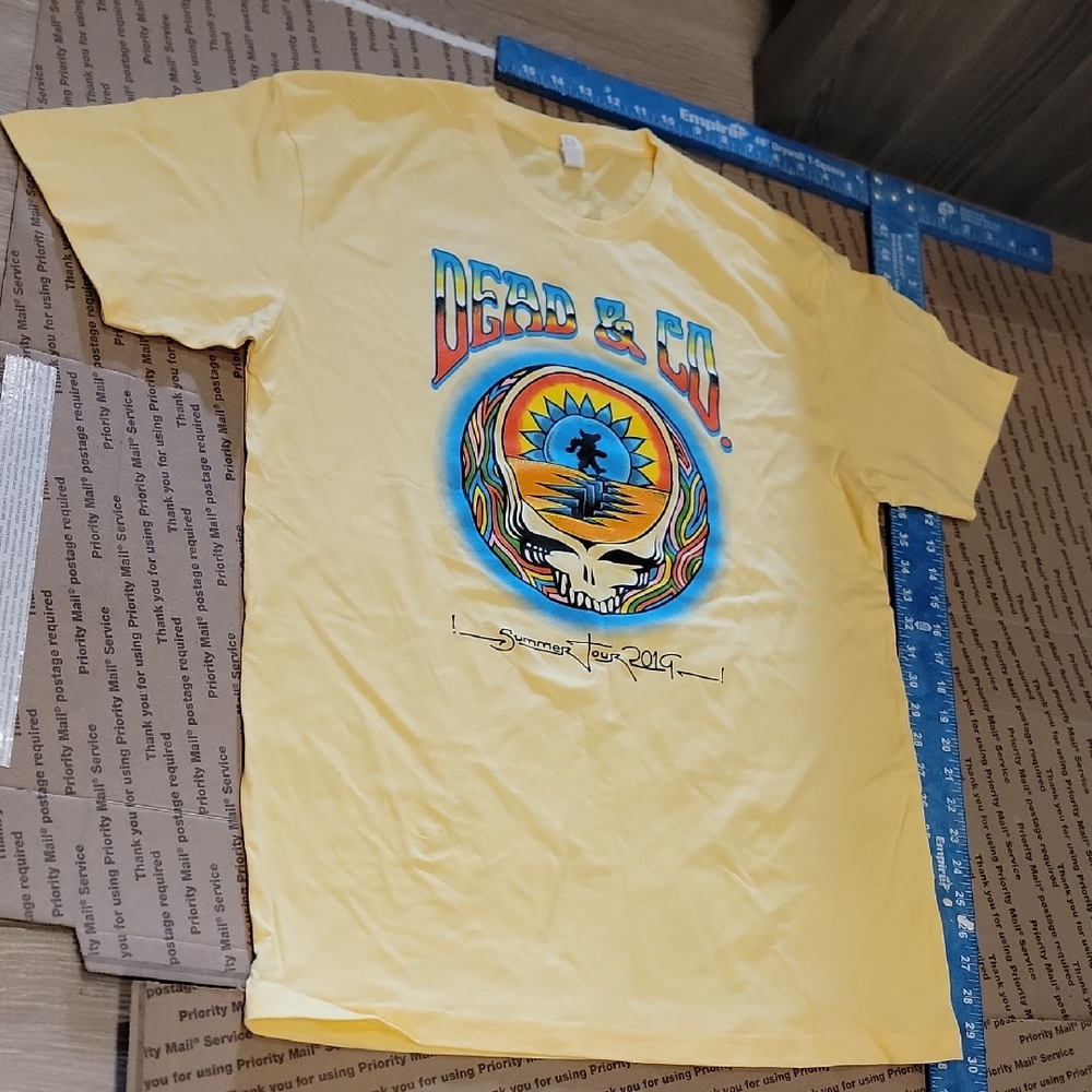 Grateful Dead Yellow Short Sleeve T-Shirt with Multicolor Skull Sun Graphic